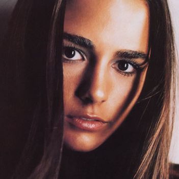 394417-sexy-jordana-brewster-screensaver.jpg